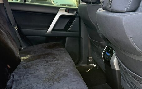 Toyota Land Cruiser Prado 150 рестайлинг 2, 2021 год, 5 000 000 рублей, 15 фотография