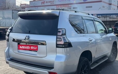 Toyota Land Cruiser Prado 150 рестайлинг 2, 2021 год, 5 000 000 рублей, 3 фотография