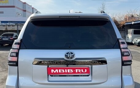 Toyota Land Cruiser Prado 150 рестайлинг 2, 2021 год, 5 000 000 рублей, 4 фотография