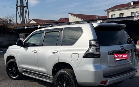 Toyota Land Cruiser Prado 150 рестайлинг 2, 2021 год, 5 000 000 рублей, 6 фотография