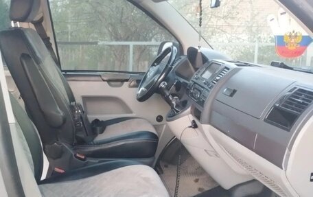 Volkswagen Caravelle T5, 2014 год, 1 650 000 рублей, 4 фотография