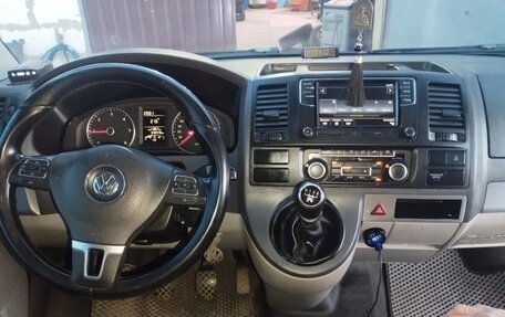 Volkswagen Caravelle T5, 2014 год, 1 650 000 рублей, 11 фотография