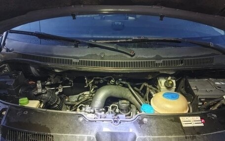 Volkswagen Caravelle T5, 2014 год, 1 650 000 рублей, 10 фотография