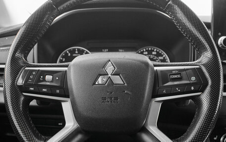 Mitsubishi Outlander, 2021 год, 3 450 000 рублей, 14 фотография