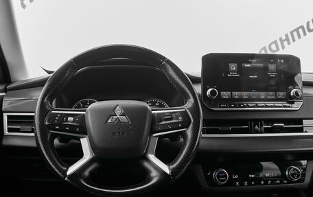Mitsubishi Outlander, 2021 год, 3 450 000 рублей, 13 фотография
