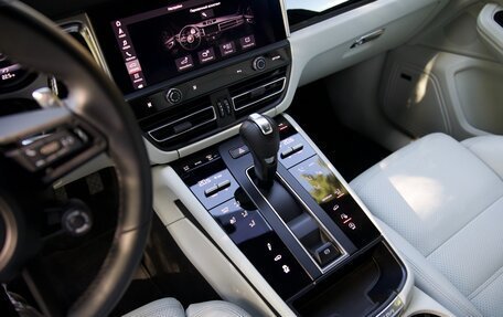 Porsche Macan I рестайлинг, 2022 год, 13 090 000 рублей, 21 фотография