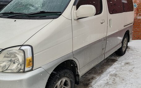 Toyota Regius, 2002 год, 1 250 000 рублей, 3 фотография