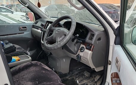 Toyota Regius, 2002 год, 1 250 000 рублей, 6 фотография
