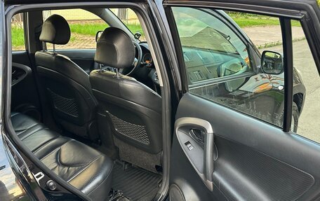 Toyota RAV4, 2005 год, 864 000 рублей, 8 фотография