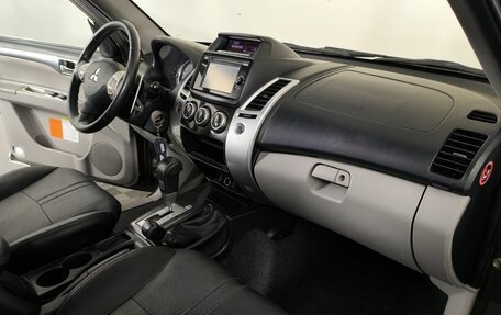 Mitsubishi Pajero Sport II рестайлинг, 2015 год, 1 700 000 рублей, 10 фотография