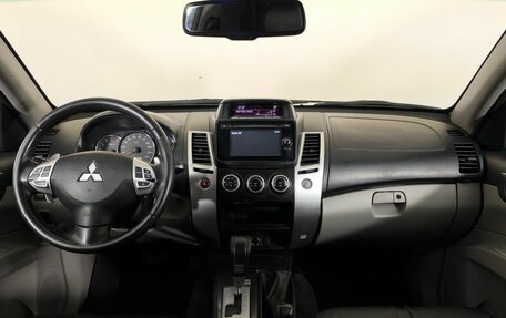 Mitsubishi Pajero Sport II рестайлинг, 2015 год, 1 700 000 рублей, 13 фотография