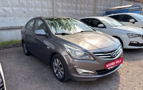 Hyundai Solaris II рестайлинг, 2014 год, 1 000 000 рублей, 3 фотография