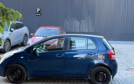 Toyota Yaris III рестайлинг, 2008 год, 520 000 рублей, 2 фотография