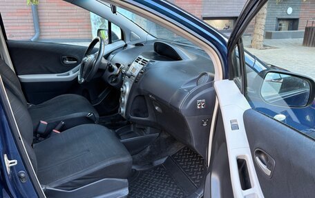 Toyota Yaris III рестайлинг, 2008 год, 520 000 рублей, 13 фотография