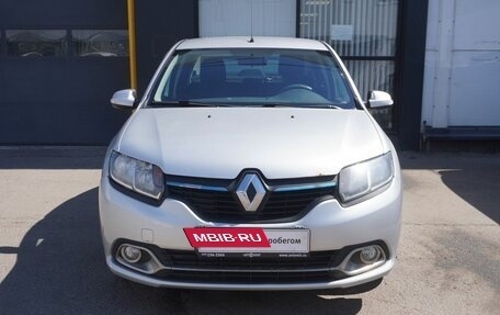 Renault Logan II, 2017 год, 731 000 рублей, 2 фотография