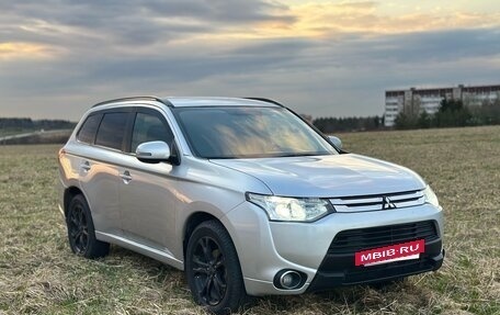 Mitsubishi Outlander III рестайлинг 3, 2012 год, 1 150 000 рублей, 3 фотография