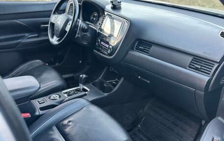 Mitsubishi Outlander III рестайлинг 3, 2012 год, 1 150 000 рублей, 8 фотография