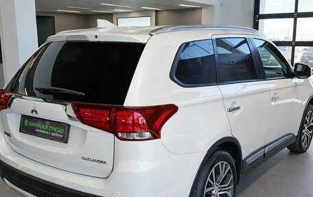 Mitsubishi Outlander III рестайлинг 3, 2018 год, 1 999 000 рублей, 4 фотография