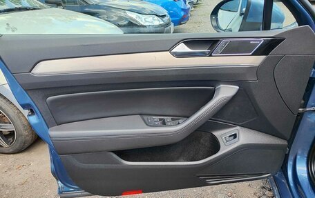 Volkswagen Passat B8 рестайлинг, 2018 год, 1 899 000 рублей, 10 фотография