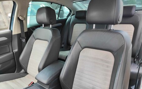 Volkswagen Passat B8 рестайлинг, 2018 год, 1 899 000 рублей, 9 фотография