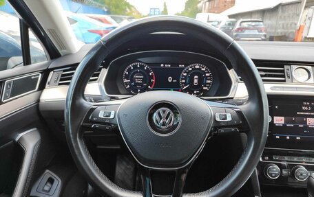 Volkswagen Passat B8 рестайлинг, 2018 год, 1 899 000 рублей, 17 фотография
