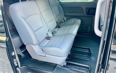 Hyundai H-1 II рестайлинг, 2018 год, 2 600 000 рублей, 1 фотография