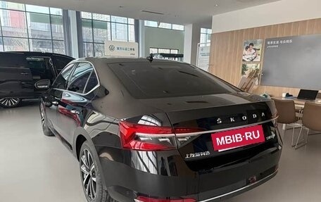 Skoda Superb III рестайлинг, 2024 год, 1 868 083 рублей, 3 фотография