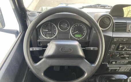Land Rover Defender I, 2007 год, 3 250 000 рублей, 16 фотография