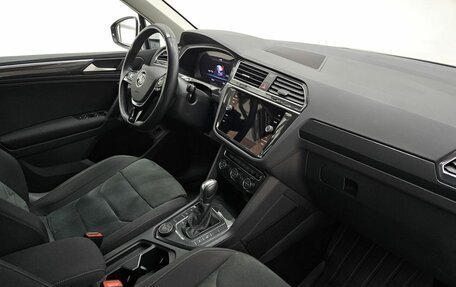 Volkswagen Tiguan II, 2018 год, 2 770 000 рублей, 3 фотография