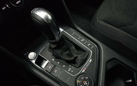 Volkswagen Tiguan II, 2018 год, 2 770 000 рублей, 11 фотография