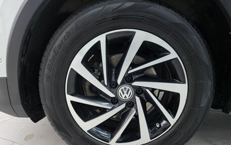 Volkswagen Tiguan II, 2018 год, 2 770 000 рублей, 16 фотография