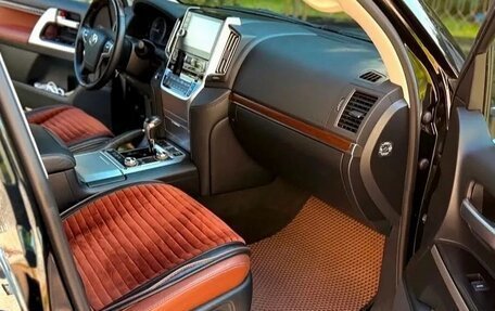 Toyota Land Cruiser 200, 2020 год, 8 100 000 рублей, 4 фотография