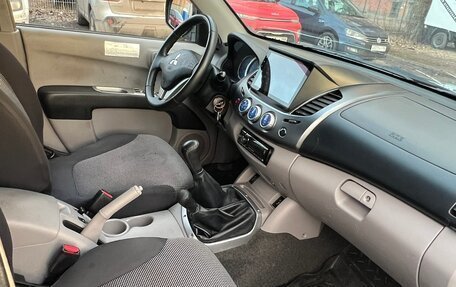 Mitsubishi L200 IV рестайлинг, 2007 год, 800 000 рублей, 13 фотография