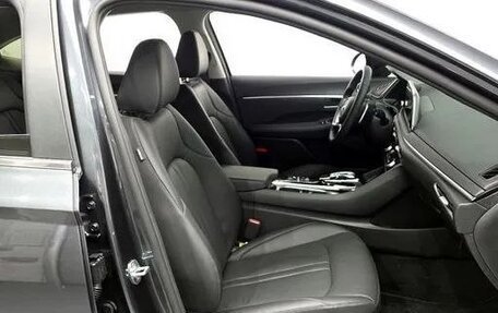 Hyundai Sonata VIII, 2020 год, 2 500 000 рублей, 5 фотография