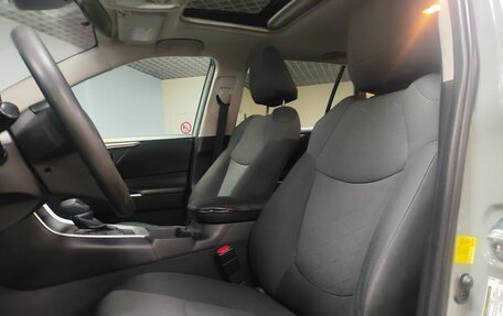 Toyota RAV4, 2019 год, 2 512 000 рублей, 10 фотография