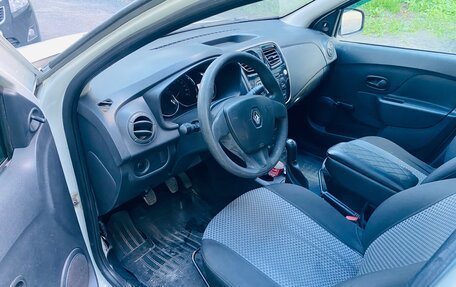 Renault Logan II, 2017 год, 385 000 рублей, 8 фотография