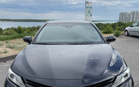 Toyota Camry, 2018 год, 2 970 000 рублей, 2 фотография