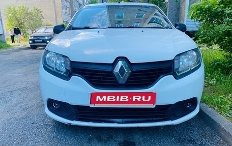 Renault Logan II, 2017 год, 385 000 рублей, 2 фотография
