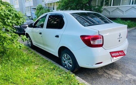 Renault Logan II, 2017 год, 385 000 рублей, 5 фотография