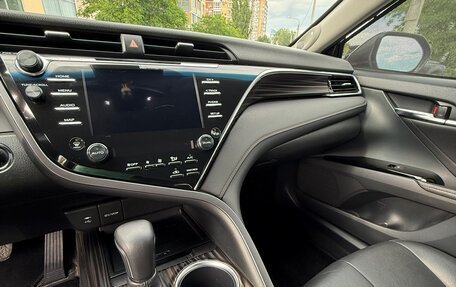 Toyota Camry, 2018 год, 2 970 000 рублей, 16 фотография