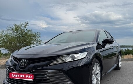 Toyota Camry, 2018 год, 2 970 000 рублей, 10 фотография