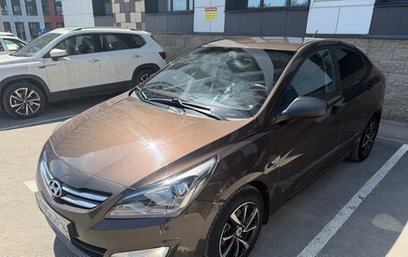 Hyundai Solaris II рестайлинг, 2015 год, 900 000 рублей, 2 фотография