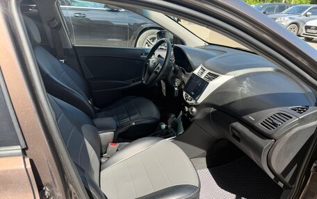 Hyundai Solaris II рестайлинг, 2015 год, 900 000 рублей, 11 фотография