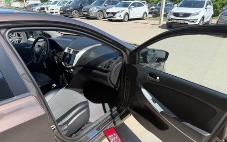 Hyundai Solaris II рестайлинг, 2015 год, 900 000 рублей, 10 фотография