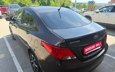 Hyundai Solaris II рестайлинг, 2015 год, 900 000 рублей, 4 фотография