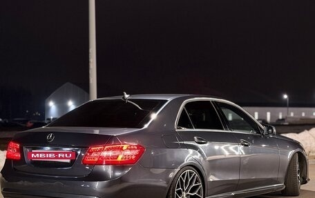 Mercedes-Benz E-Класс, 2012 год, 1 800 000 рублей, 13 фотография