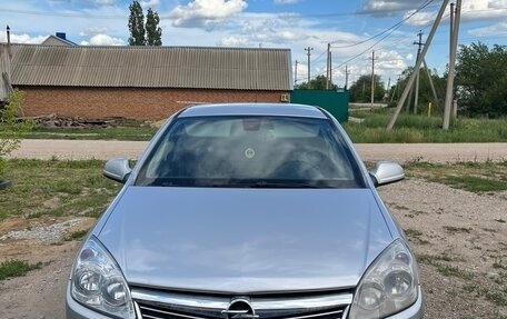 Opel Astra H, 2011 год, 700 000 рублей, 1 фотография