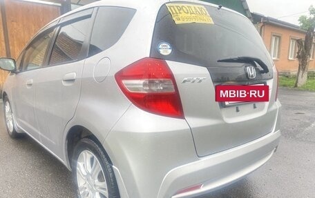 Honda Fit III, 2011 год, 777 000 рублей, 2 фотография