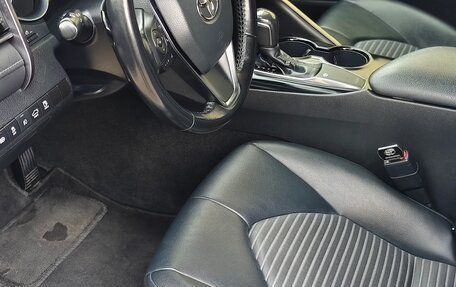 Toyota Camry, 2019 год, 2 500 000 рублей, 15 фотография