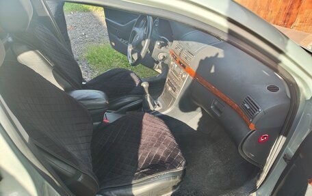 Toyota Avensis III рестайлинг, 2006 год, 680 000 рублей, 5 фотография